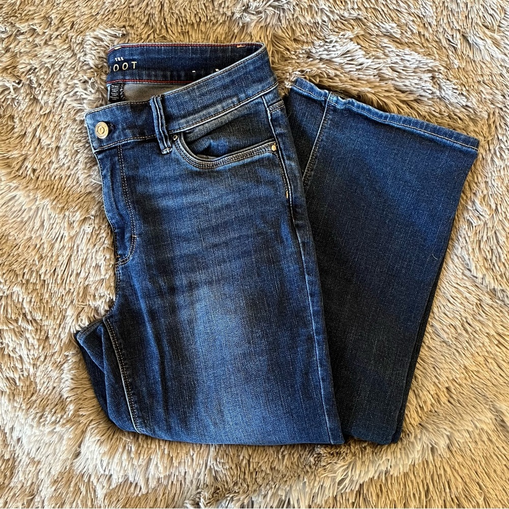 WHBM | BOOT CUT JEANS | SIZE 6 - Picture 11 of 13